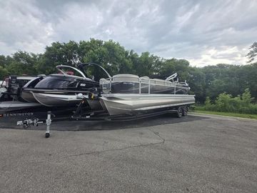 2021 Angler Qwest 826 Pro Fish