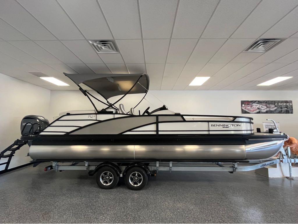 2024 Bennington 24 BOWRIDER FASTBACK