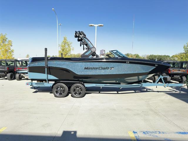 2025 MasterCraft XT24