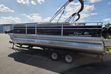 2025 Sun Tracker SF 22 DLX