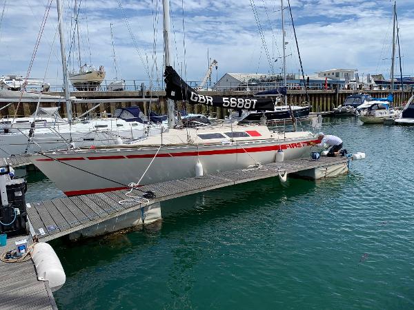 1981 Beneteau First 32.5