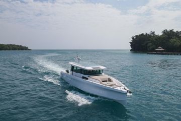 2025 Axopar 45 CX Cross Cabin
