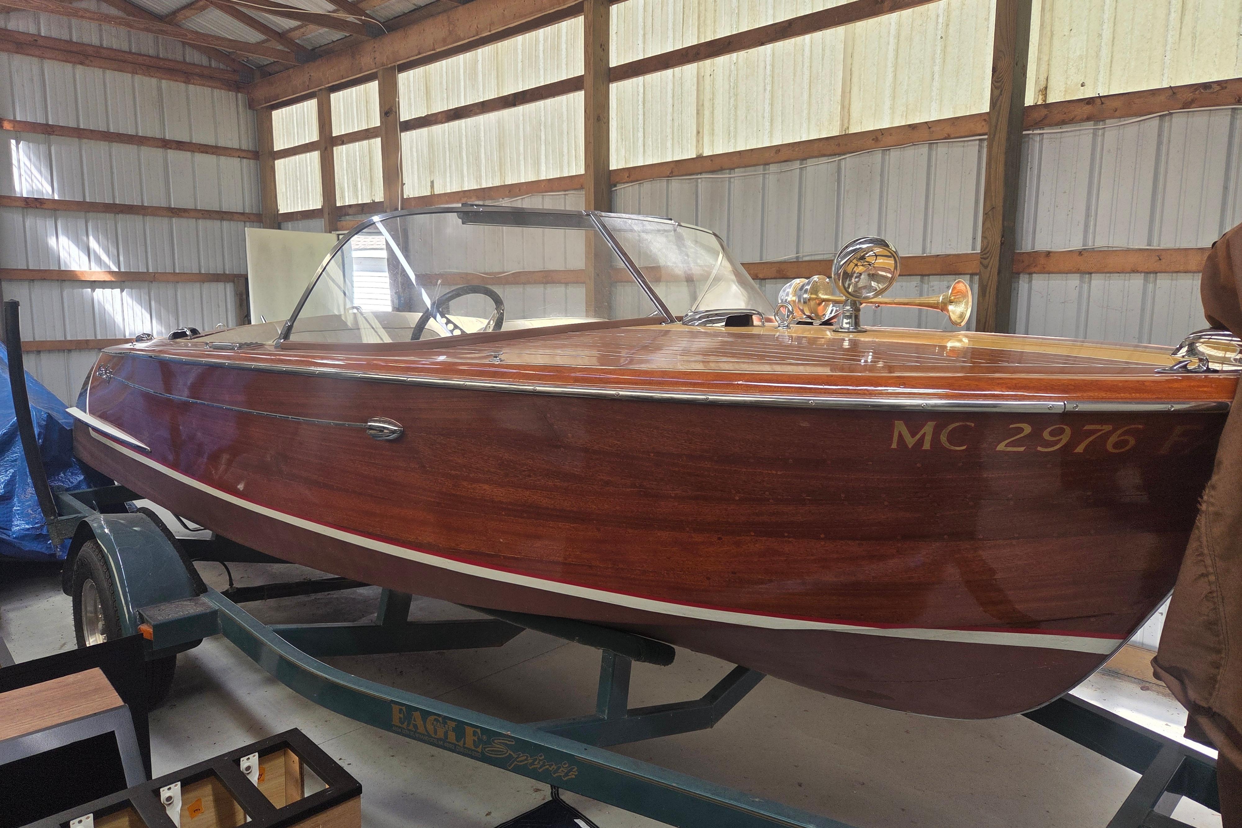 1960 Custom Chris Craft 19 Capri
