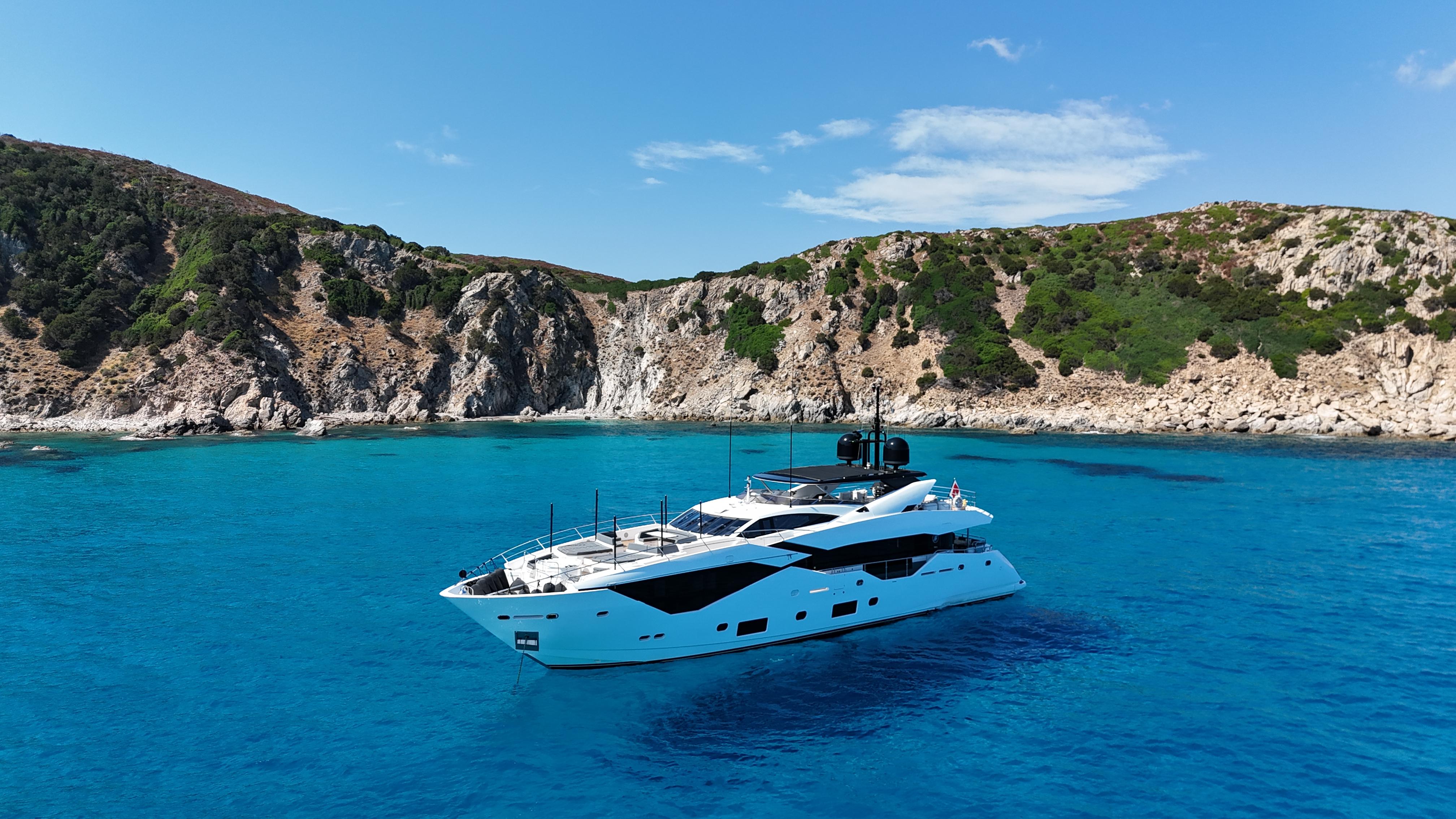2016 Sunseeker 116 Yacht