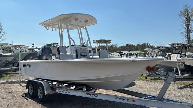 Sea Pro 210 Bay