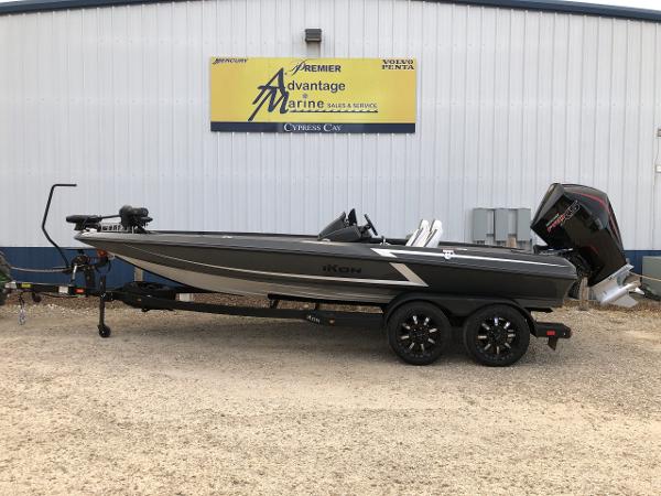 iKon LX20 2024 iKon LX20 boat on trailer at Advantage Marine dealership.