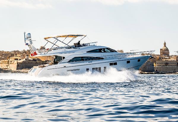 2016 Fairline Squadron 65