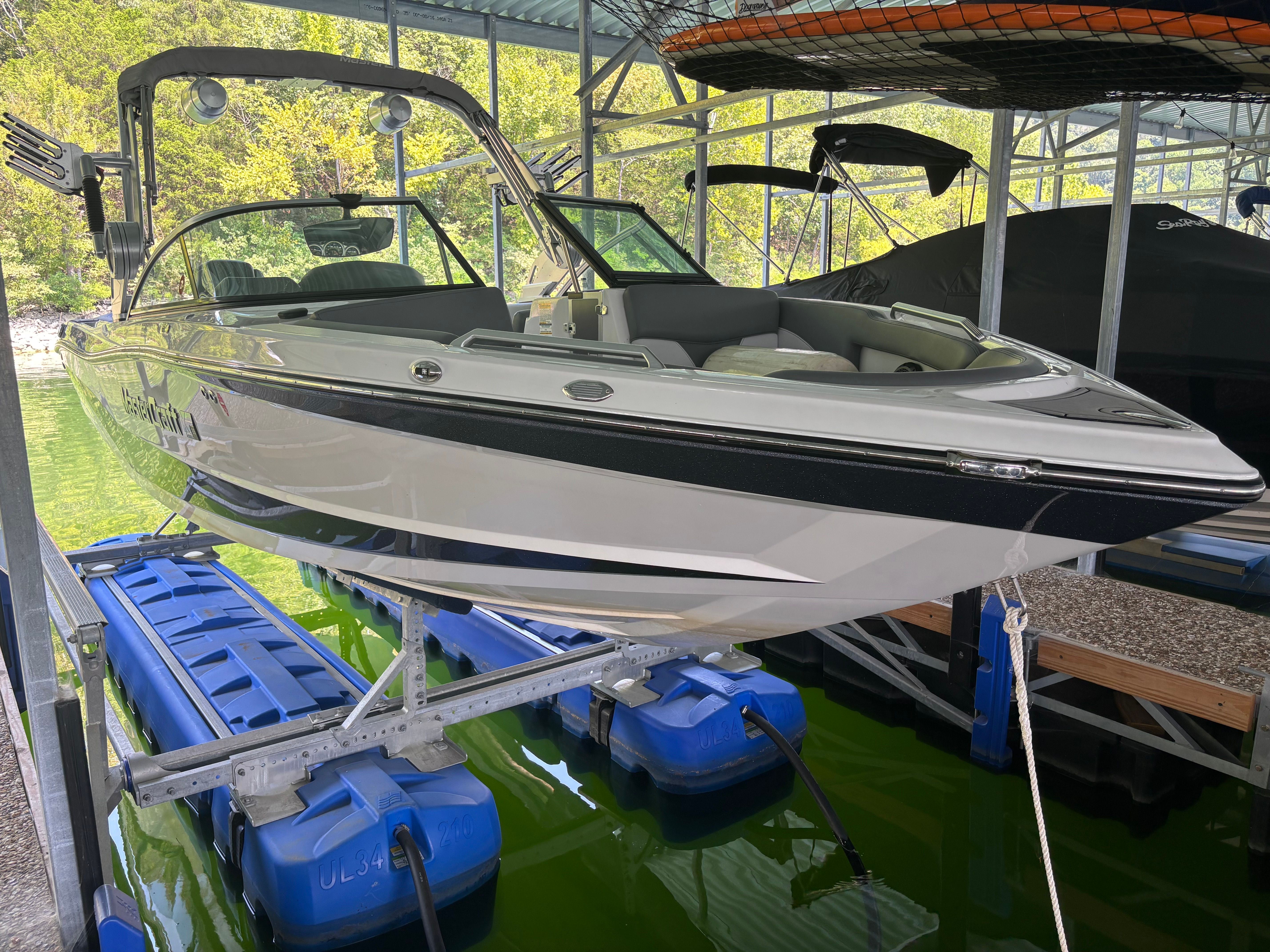 2019 MasterCraft XT25