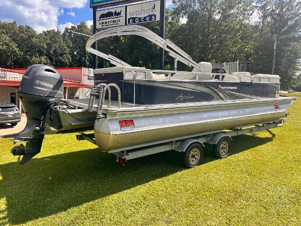 Avalon GS Cruise - 25' 2019 Avalon GS Cruise 25' pontoon boat on trailer with Yamaha outboard motor.