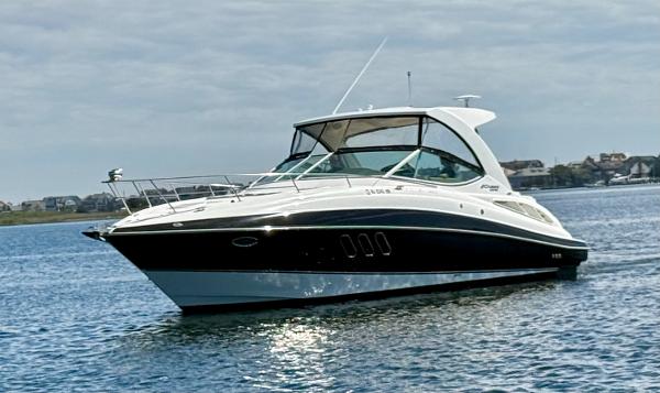 2012 Cruisers Yachts 350 Express