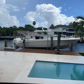 2018 Boston Whaler 350 Outrage