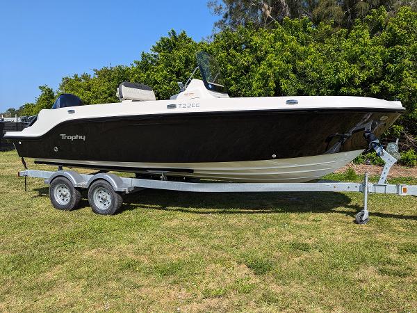 2025 Bayliner Trophy T22CC