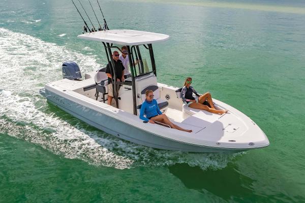 Robalo 226 Cayman Manufacturer Provided Image