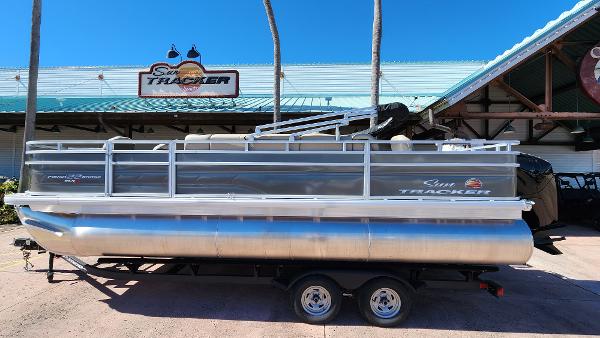 2024 Sun Tracker Fishin' Barge 22 XP3