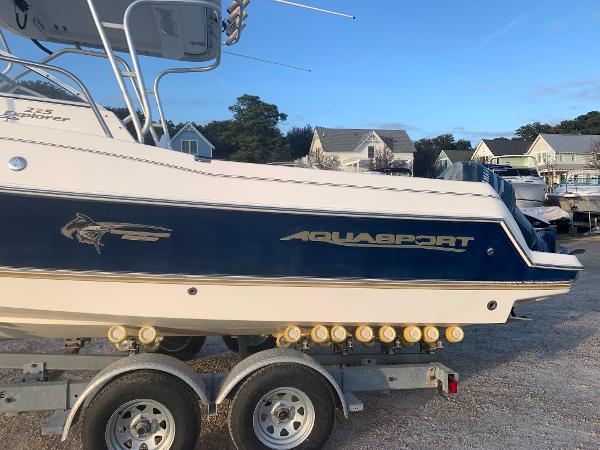 2003 Aquasport 225 Explorer