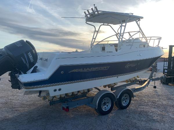 2003 Aquasport 225 Explorer