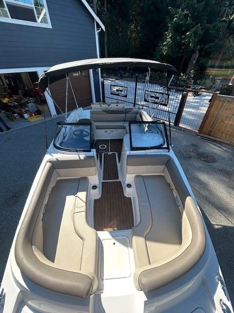 2016 Bayliner 215 Deck Boat