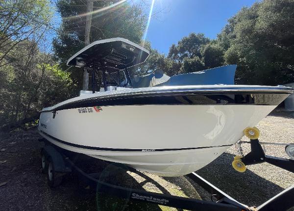 2019 Blackfin 212 CC
