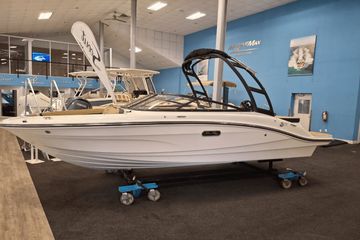 2025 Sea Ray SPX 190