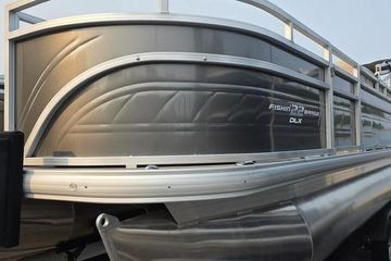 2025 Sun Tracker FB 22 DLX