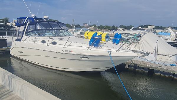 Rinker 330 Fiesta Vee