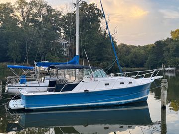1999 Mainship Pilot 30 Sedan