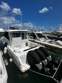 2015 Boston Whaler 345 Conquest
