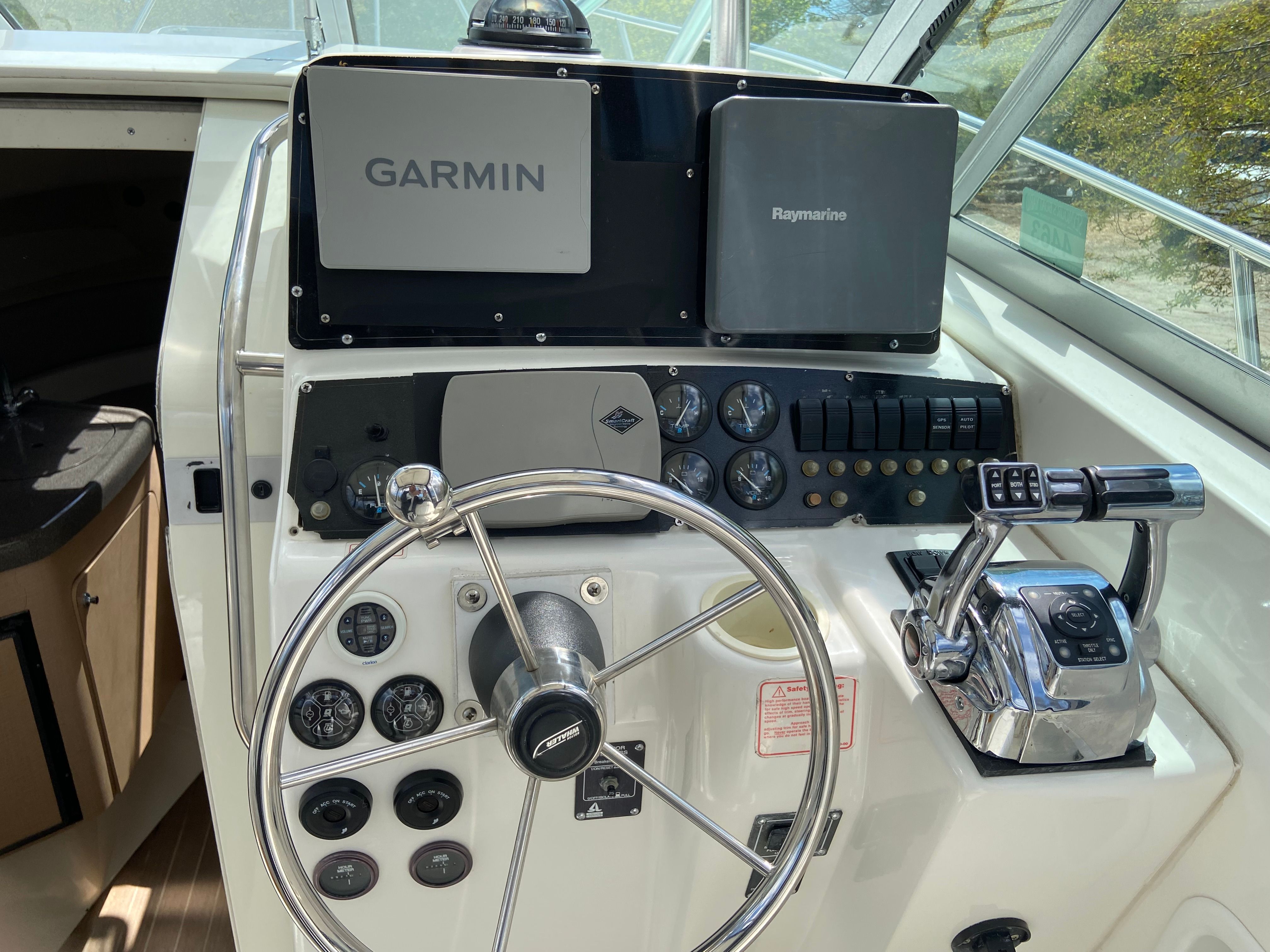 Boston Whaler 28 Conquest