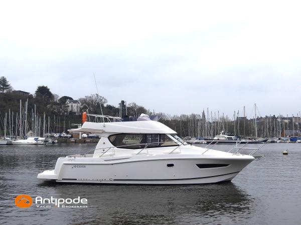 2011 Jeanneau Merry Fisher 10