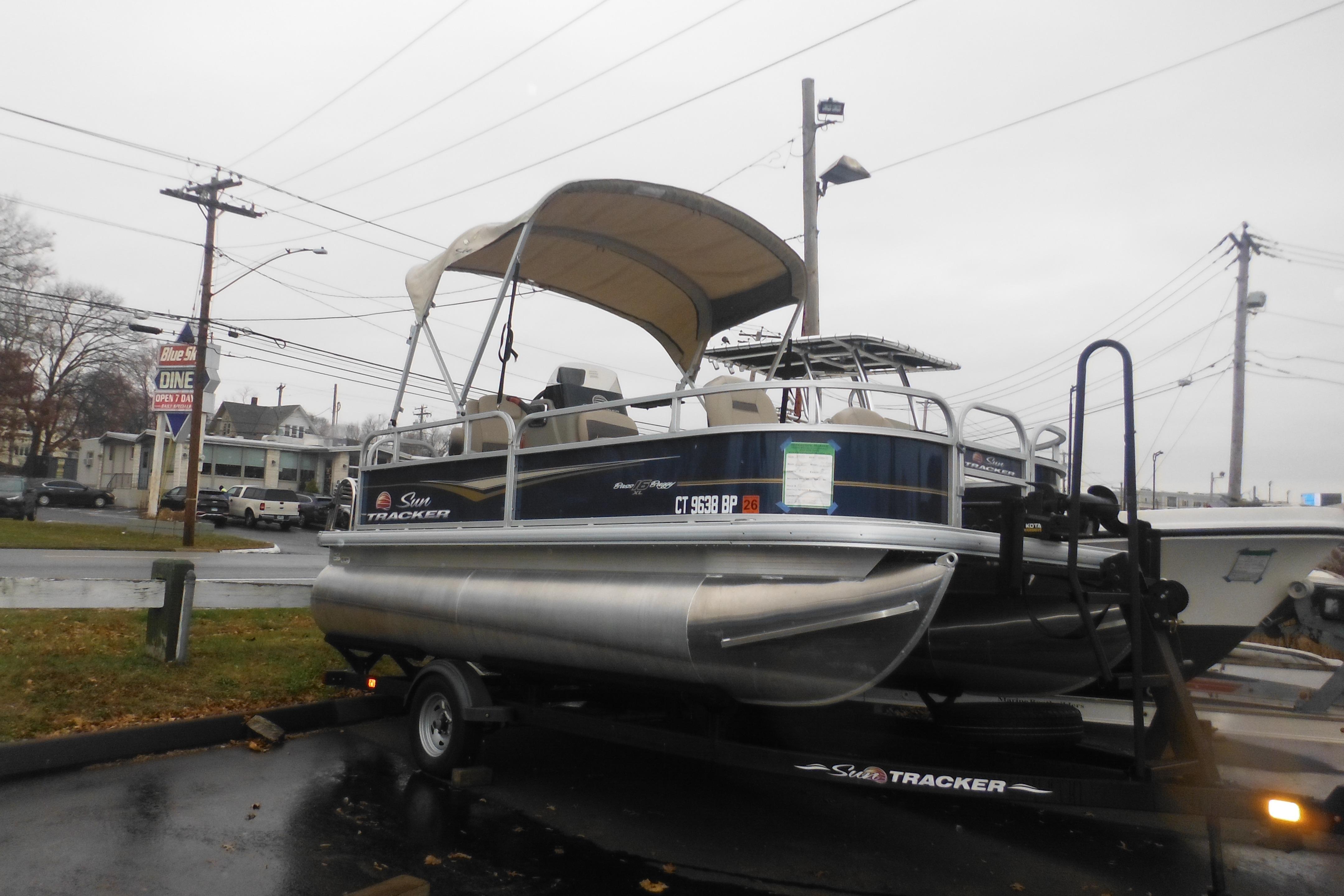 2024 Sun Tracker Bass Buggy 16 XL Select