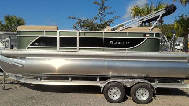 Godfrey Marine Xperience 2086 SBX Sport Tube 27 In. Package