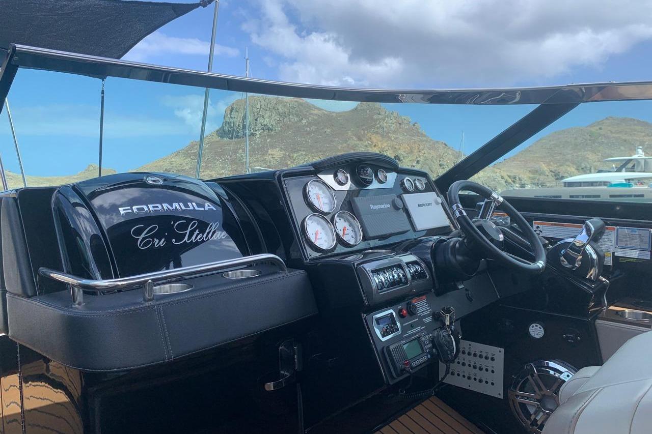2018 Formula 350 Crossover Bowrider