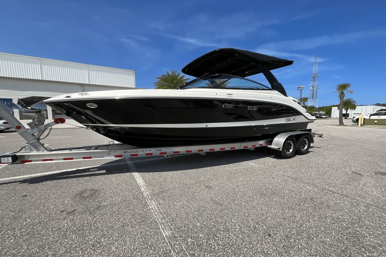 2025 Sea Ray SLX 260 Outboard