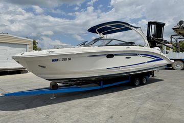 2016 Sea Ray 270 Sundeck Outboard