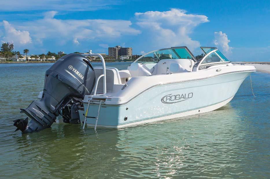 Robalo Boat image