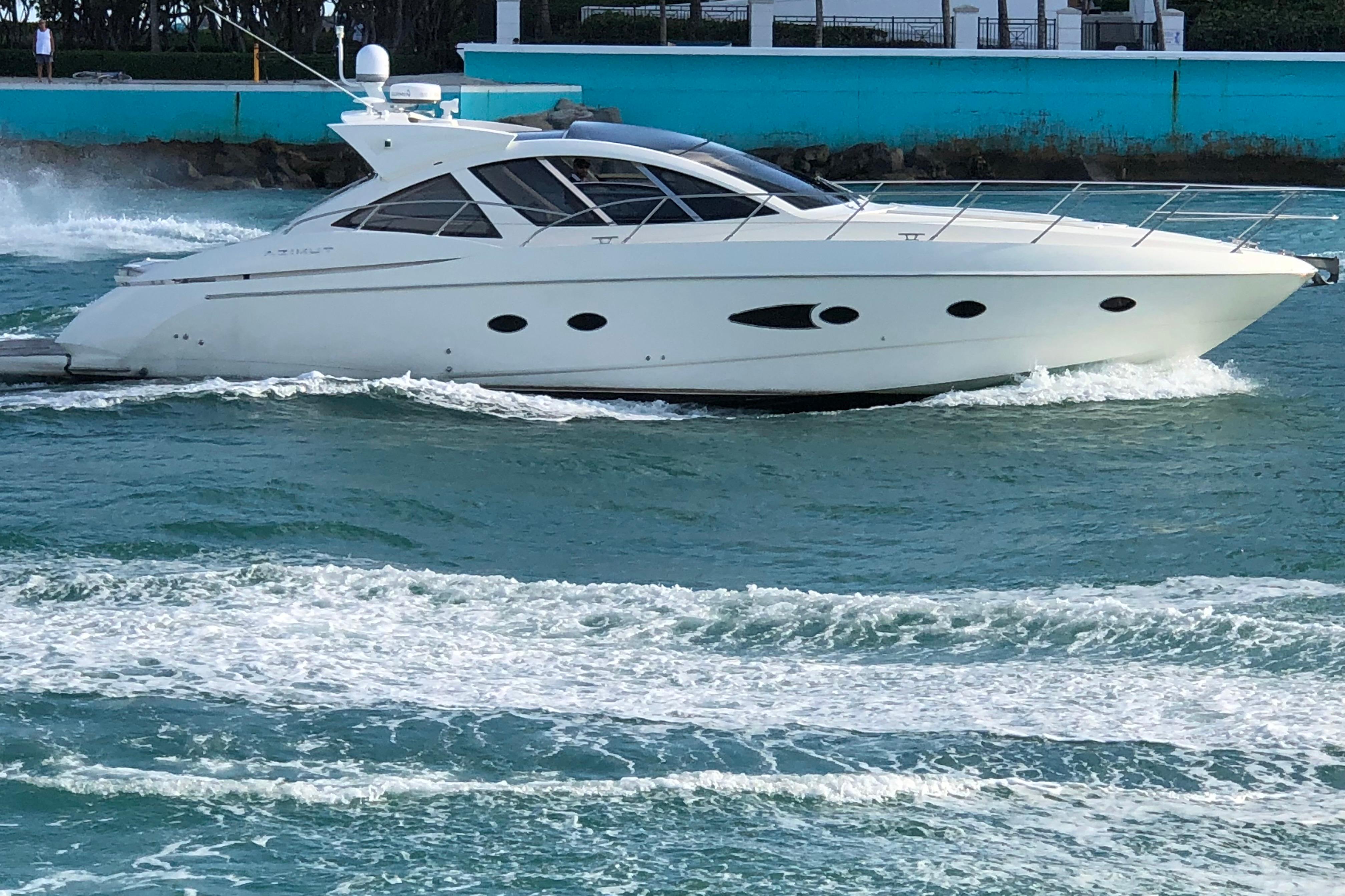 2010 Azimut Atlantis 54