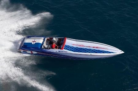 Chris Craft Commander 42 Ein Kurzer Blick Boats Com