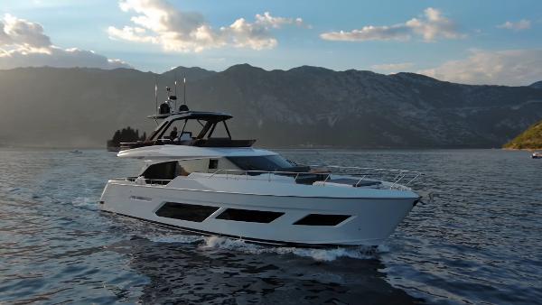 2023 Ferretti Yachts 720