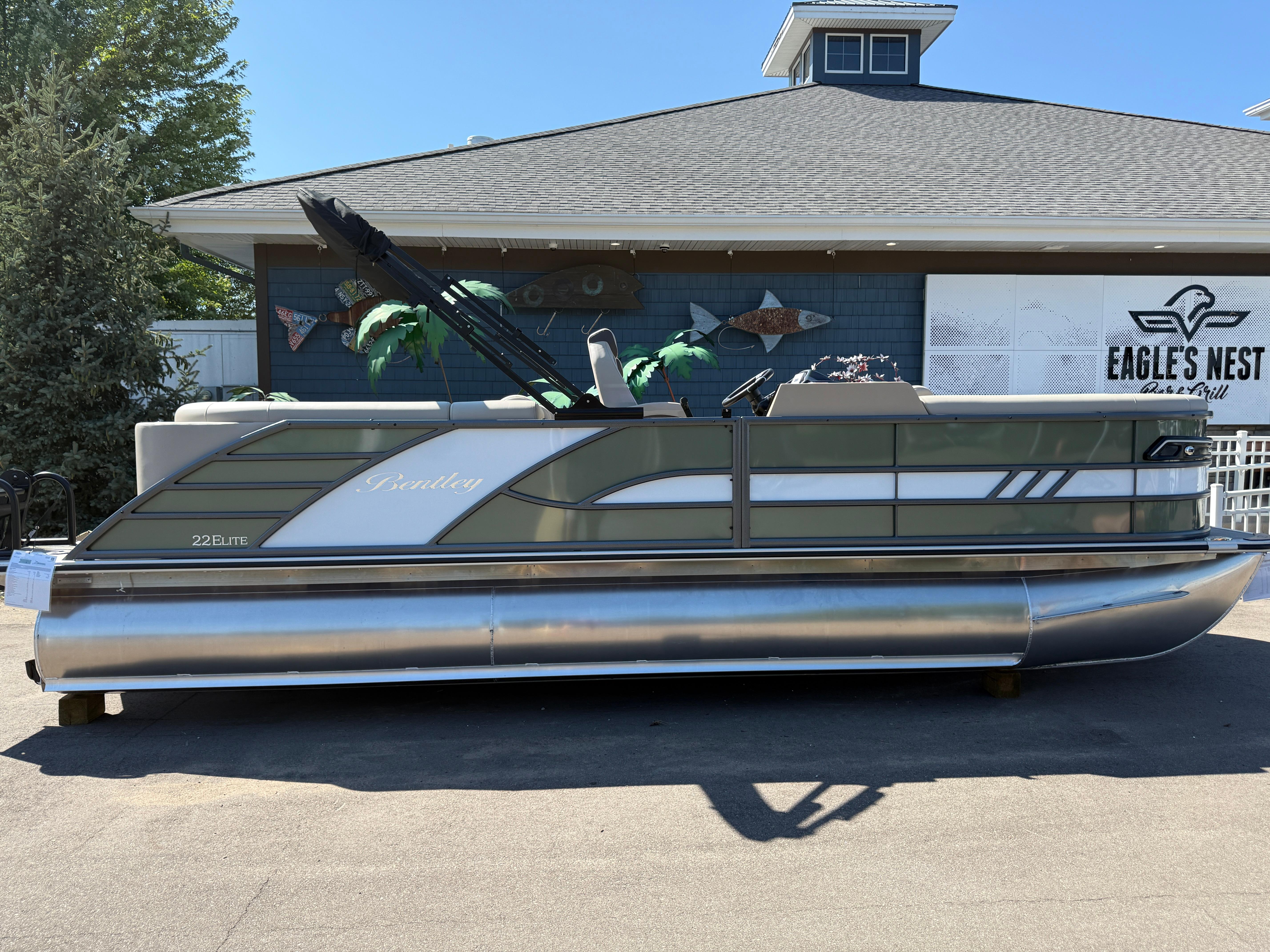 2026 Bentley Pontoons Elite 220 Admiral