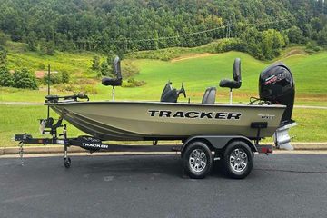 2026 Tracker Pro Team 195