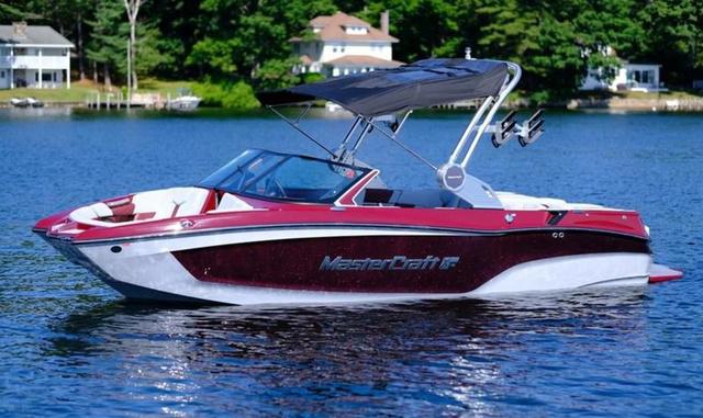 2023 MasterCraft XT20