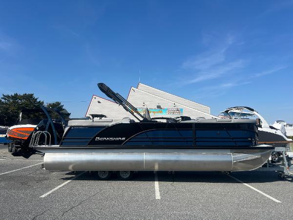 2025 Berkshire 23RFX STS 3.0