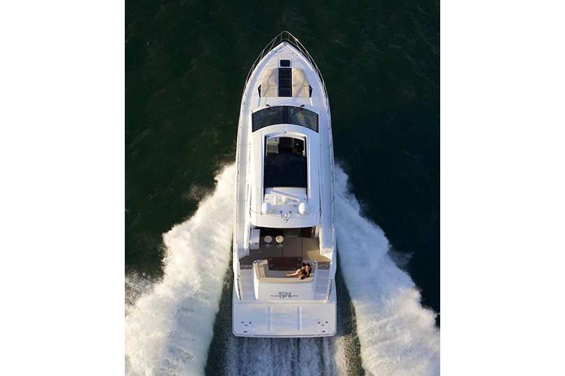 Cruisers Yachts Boat image