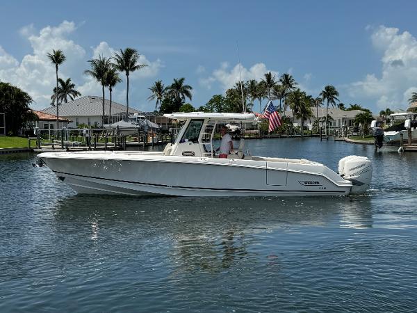 2018 Boston Whaler 330 Outrage