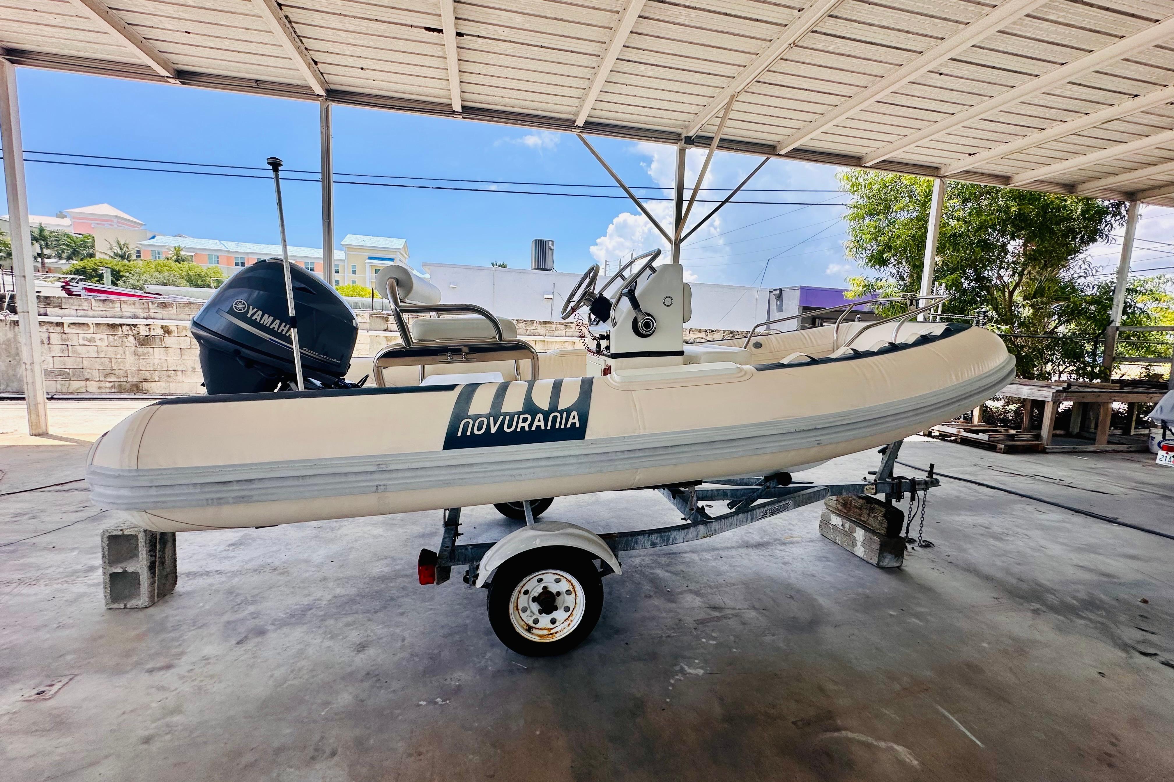 2015 Novurania DL 460
