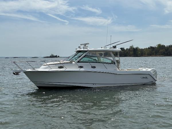 2018 Boston Whaler 345 Conquest
