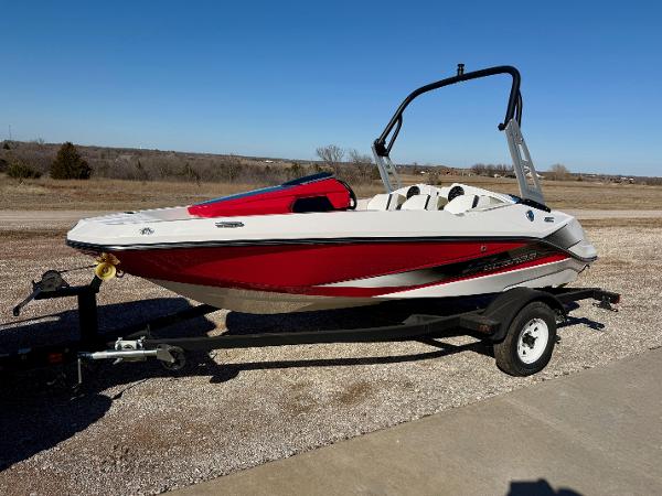 2015 Scarab 165