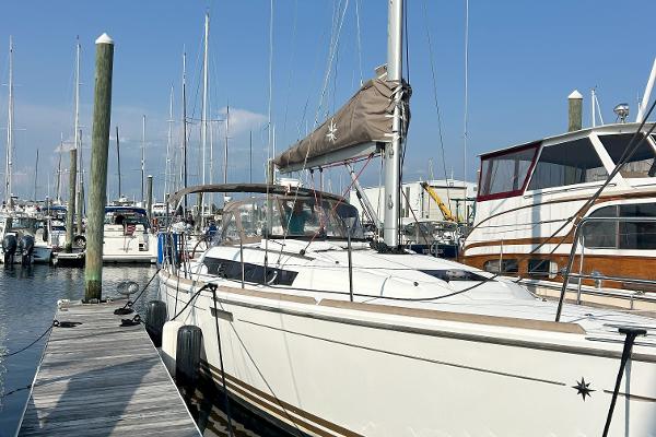 2012 Jeanneau Sun Odyssey 379
