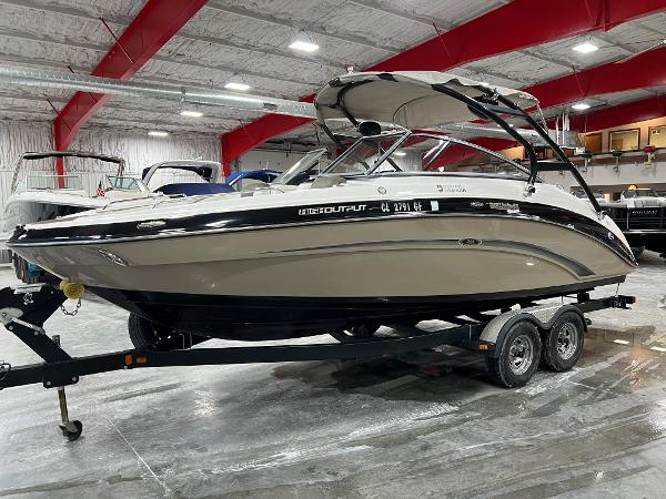 2013 Yamaha Boats 242 Limited S