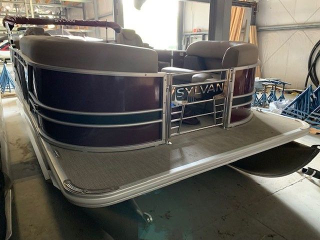 2025 Sylvan Mirage 8520 LZ